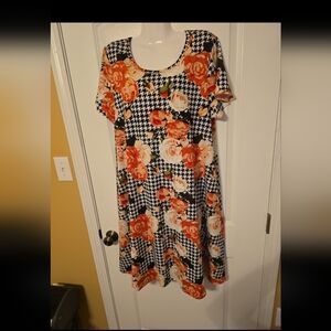 LuLaRoe Houndstooth & Big Flowers Jessie Swing Dress -Scuba